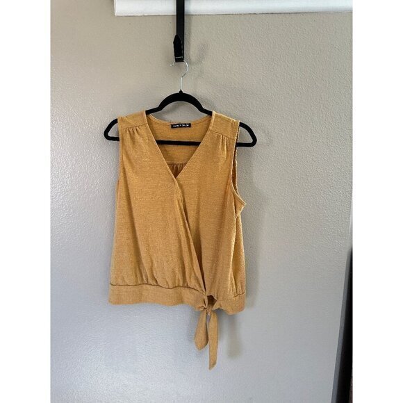 Cable & Gauge Women's Yellow Sleeveless Blouse, sleeveless blouse, yellow blouse - Picture 1 of 6